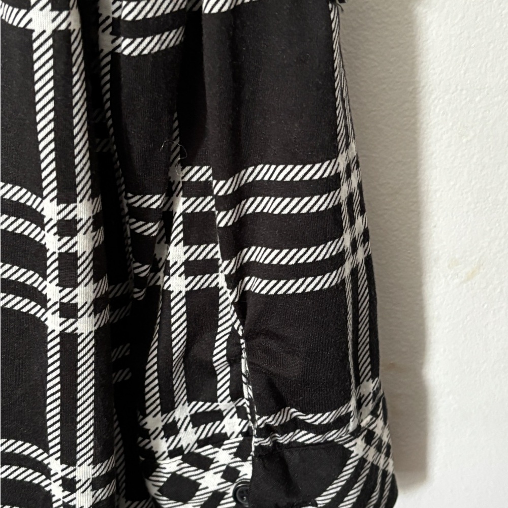 New York Laundry Black and White Plaid Cardigan - Picture 6 of 8